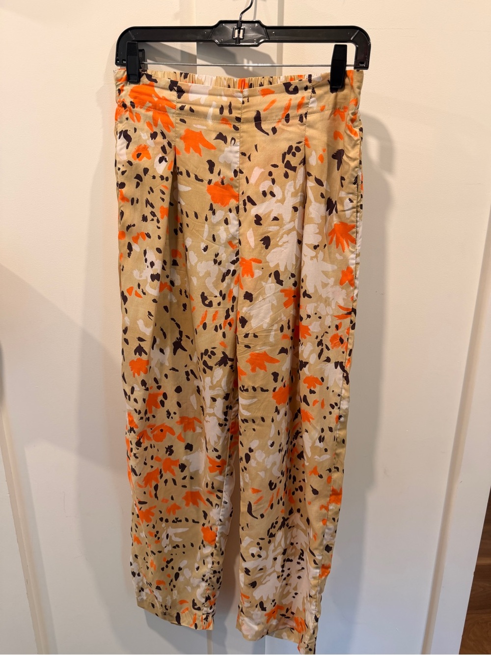 Untitled in Motion | Floral Print Wide-Leg Pants in Beige and Orange